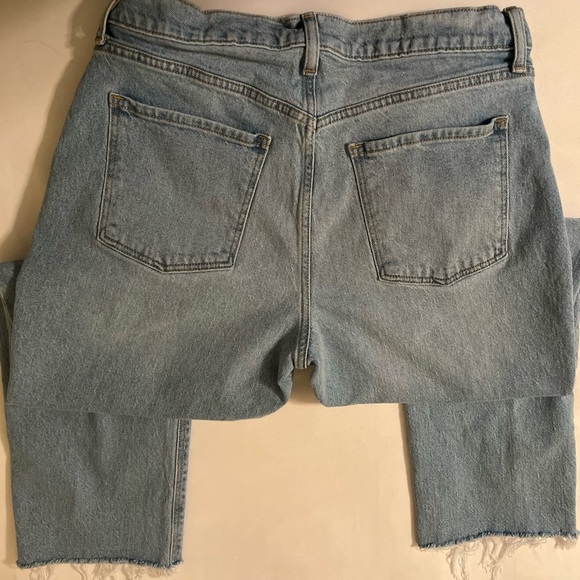 Old Navy High-Waisted Straight Button Fly Cut Off Jeans - Picture 5 of 6